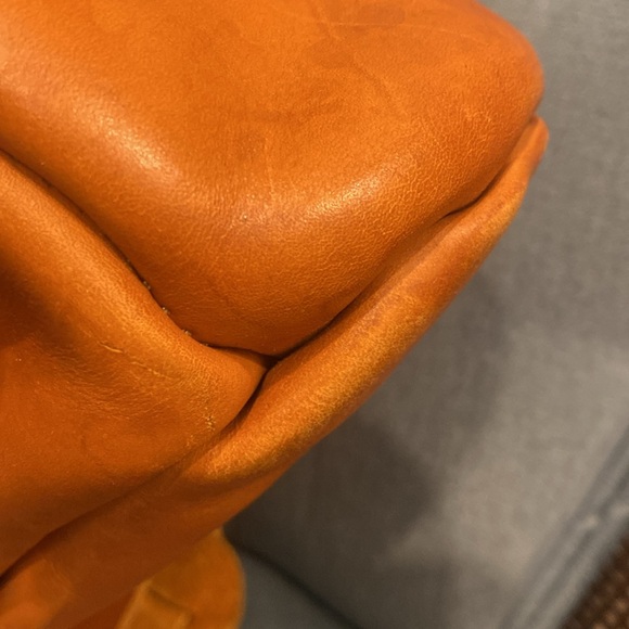 Grafea camel color leather backpack - Picture 9 of 12